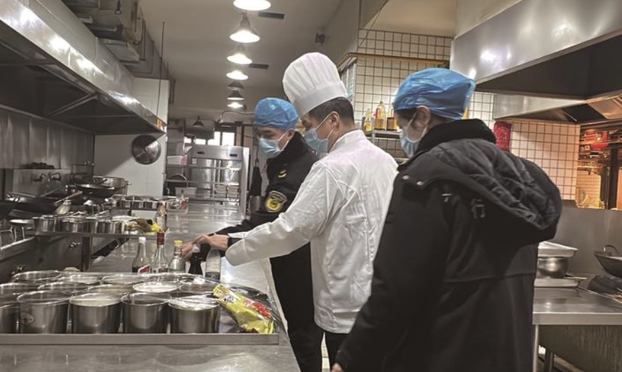崇川開展“你點我查” 年夜飯專場檢查 “食”刻守護(hù) 舌尖上的團(tuán)圓味