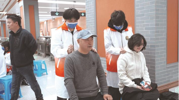 友誼橋站志愿紅 通衛(wèi)護(hù)航健康家